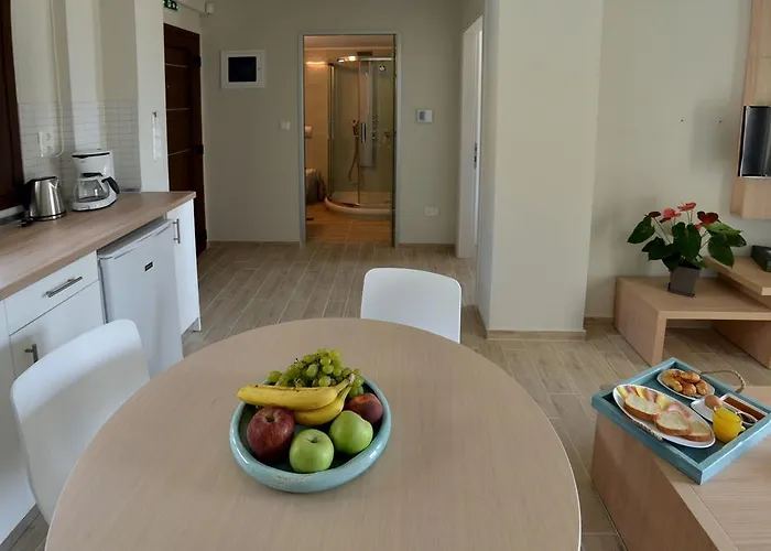 Hatzoudis Luxury כריסי אמודיה