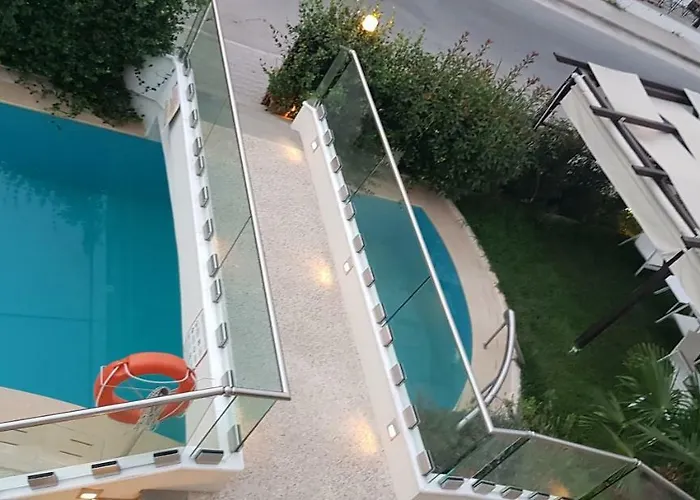 Hatzoudis Luxury * כריסי אמודיה