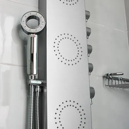 Daire Hatzoudis Luxury